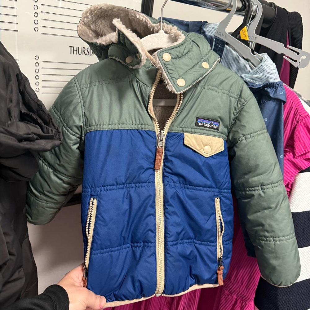 Patagonia Kids Two-Tone reversible Puffer Jacket in Green, Blue & Beige Trim